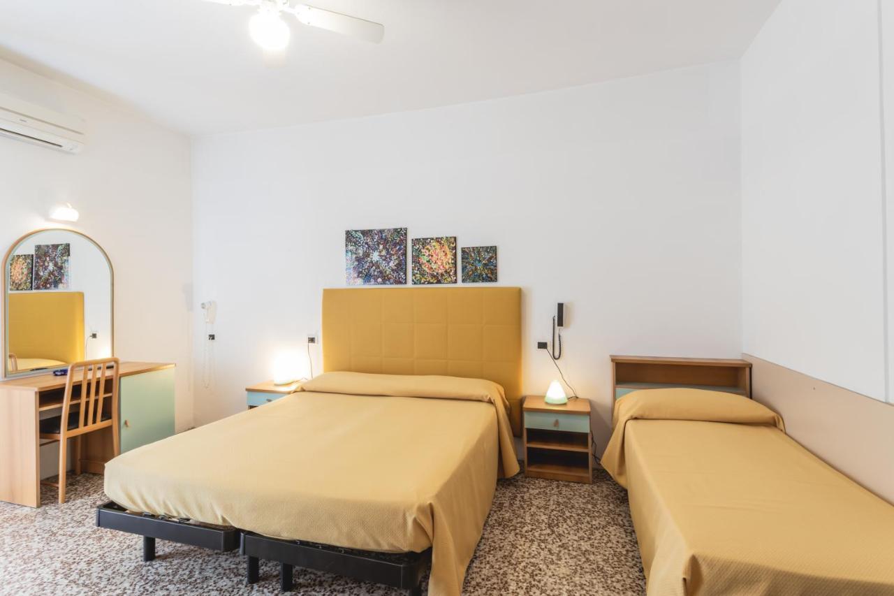 B&B Moresco Cattolica Ngoại thất bức ảnh